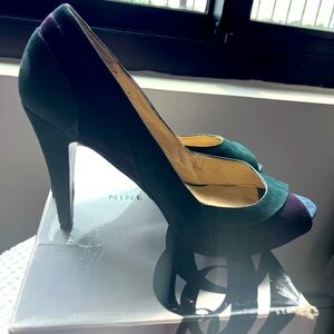 Nine West suede peacock color heels size 12